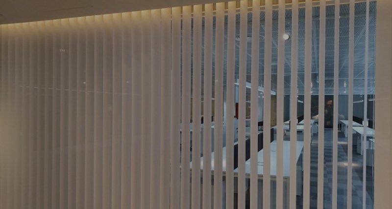 Cortinas de lamas verticales